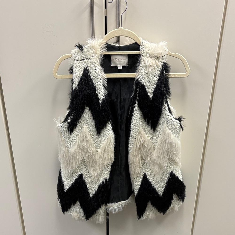 Chic Black and White Chevron Vest